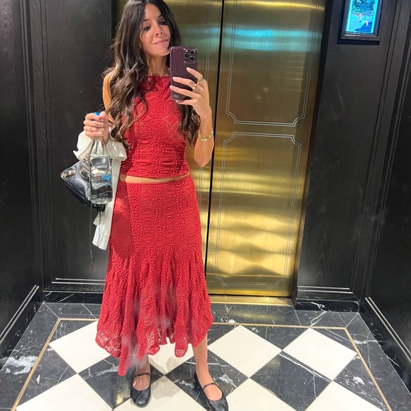 With Jean - Mauve Top - Red 

worn once for one of my wedding events. - Picture 3 of 6